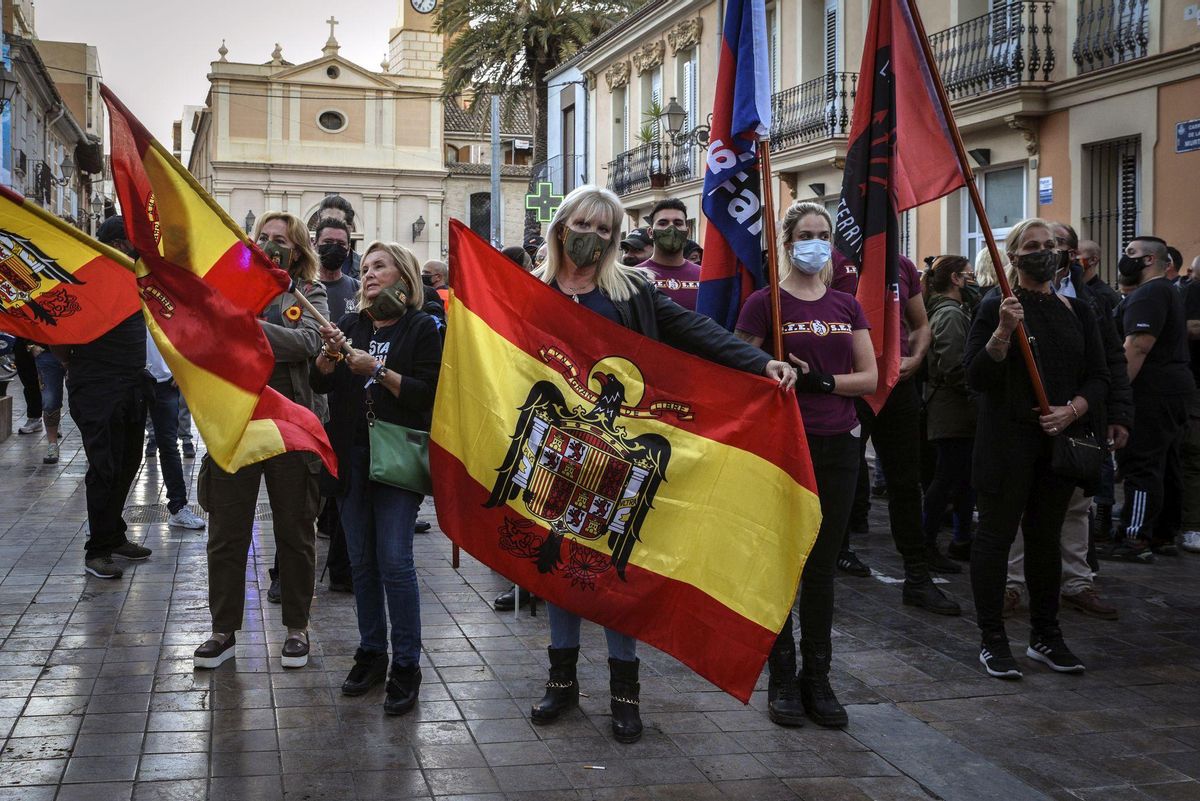Un momento de la marcha convocada por el partido de extrema derecha España 2000 en el barrio de Benimaclet de Valencia Un momento de la marcha convocada por el partido de extrema derecha España 2000 en el barrio de Benimaclet de Valencia