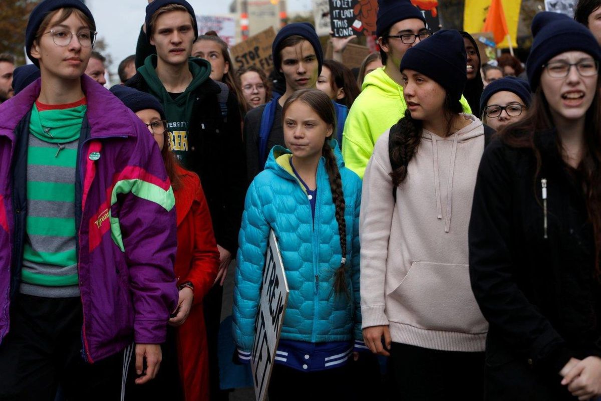 Thunberg encabezó una manifestación que convocó en Edmonton, a unos 3.300 kilómetros al noroeste de Toronto. Thunberg encabezó una manifestación que convocó en Edmonton, a unos 3.300 kilómetros al noroeste de Toronto.