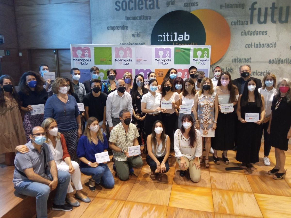 L’Institut Esteve Terradas de Cornellà guanya dos premis del concurs Metròpolis FPLab L’Institut Esteve Terradas de Cornellà guanya dos premis del concurs Metròpolis FPLab