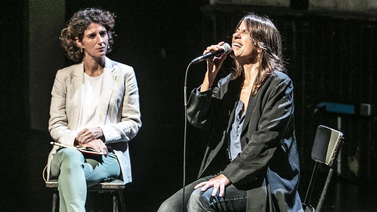 Lídia Pujol (derecha) y Marina Garcés, en la Sala Beckett, en el homenaje a Cecilia. Lídia Pujol (derecha) y Marina Garcés, en la Sala Beckett, en el homenaje a Cecilia.