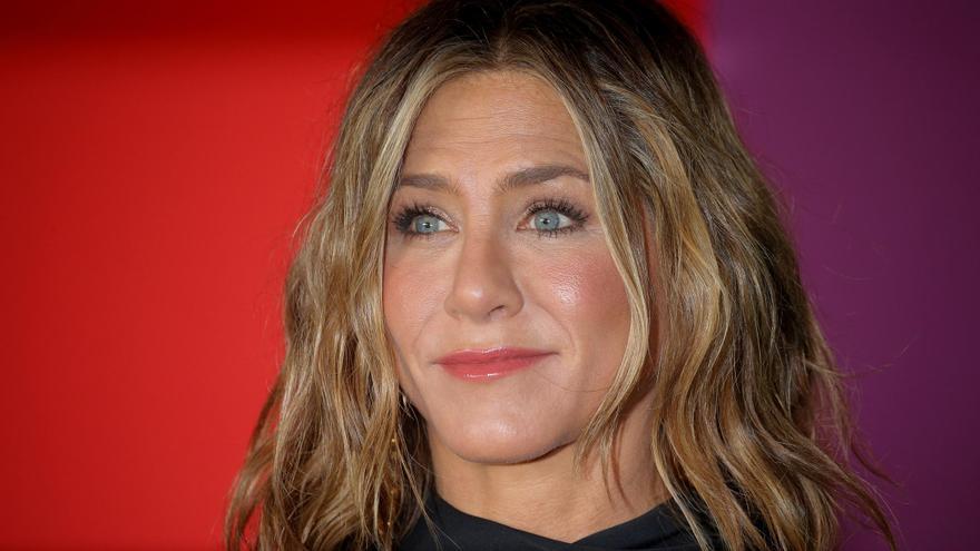 Jennifer Aniston Llan a La Seva Pr pia L nia De Bellesa En Un Mercat 
