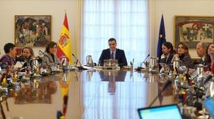Pedro Sánchez preside la primera reunión del Consejo de Ministros del nuevo Gobierno.