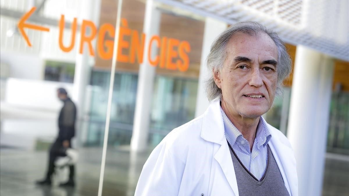 Josep Maria Puig, secretario general de Metges de Catalunya, en el Hospital del Mar de Barcelona. Josep Maria Puig, secretario general de Metges de Catalunya, en el Hospital del Mar de Barcelona.