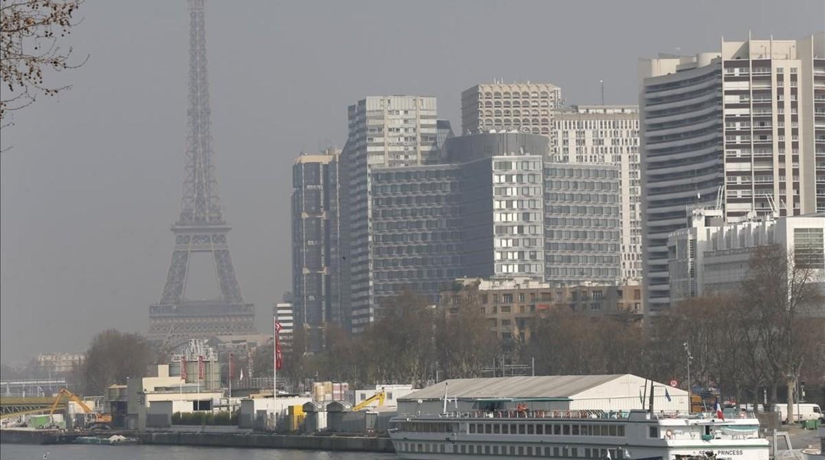  París bajo la contaminación, en marzo del 2014.