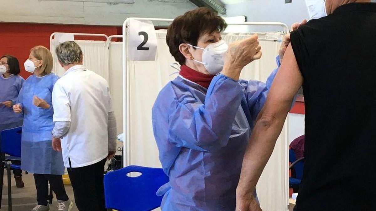 Récord de vacunación diaria en Francia tras las nuevas medidas de Macron