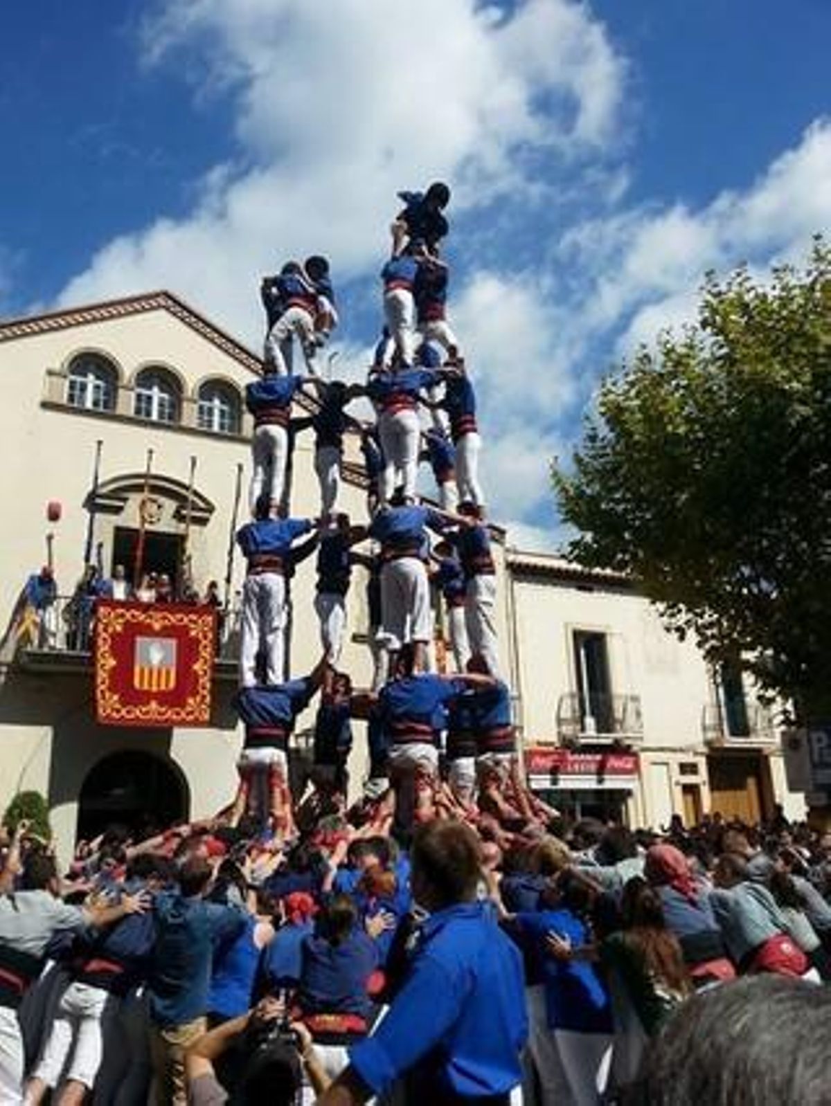 El ’nou de set’ descargado por los Cargolins de Esplugues este domingo en la actuación de Fiesta Mayor. El ’nou de set’ descargado por los Cargolins de Esplugues este domingo en la actuación de Fiesta Mayor.