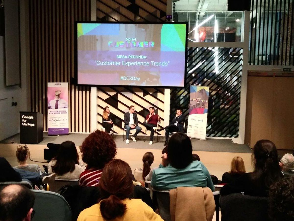 Mesa redonda que cerró el ’Digital Customer Day’ Mesa redonda que cerró el ’Digital Customer Day’
