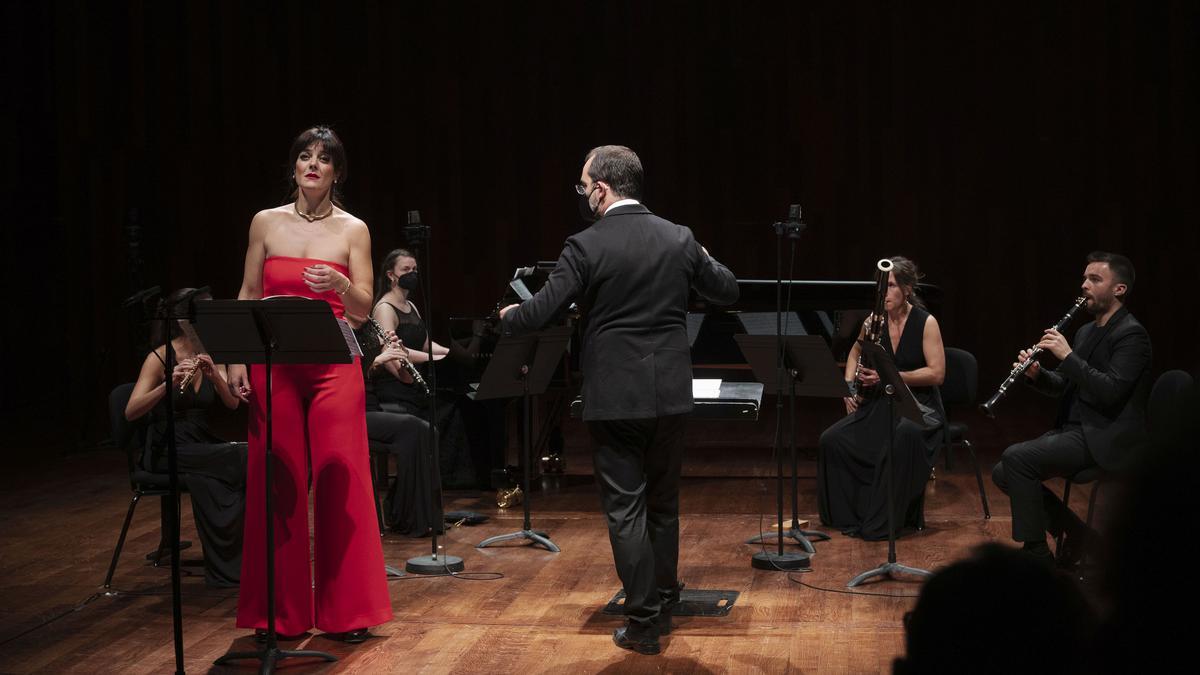 Maria Hinojosa y el Seed Ensemble en el homenaje a Robert Gerhard, en el Auditori. Maria Hinojosa y el Seed Ensemble en el homenaje a Robert Gerhard, en el Auditori.