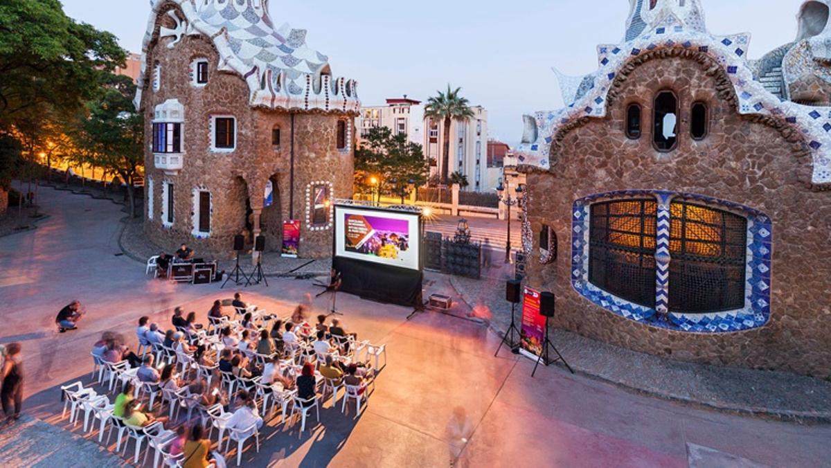 Ciclo de cine a la fresca Barcelona plató: quan la ciutat és l’escenari, en el Park Güell.