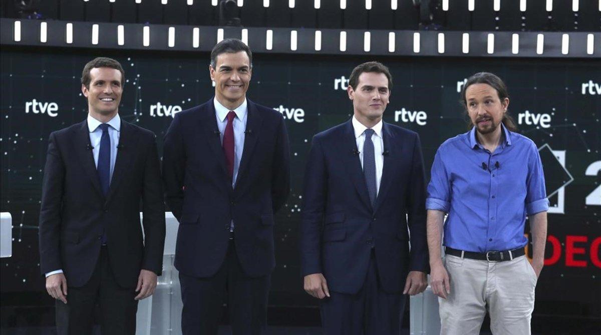 Pablo Casado, Pedro Sánchez, Albert Rivera y Pablo Iglesias, este lunes, justo antes del debate. 