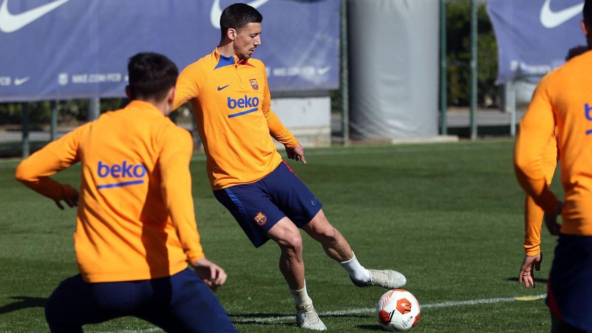 Lenglet, en un rondo. Lenglet, en un rondo.