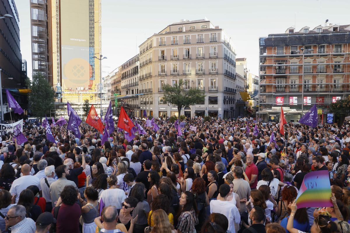 Concentración en apoyo a Jenni Hermoso en la plaza Callao de Madrid.