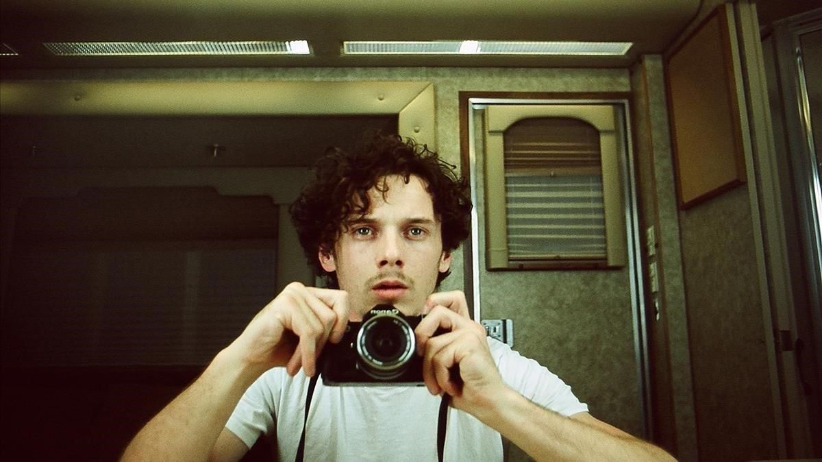 Un autorretrato de Anton Yelchin empleado en el documental ’Love, Antosha’. Un autorretrato de Anton Yelchin empleado en el documental ’Love, Antosha’.