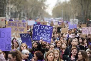 Manifestación feminista en Barcelona con motivo del 8M de 2020