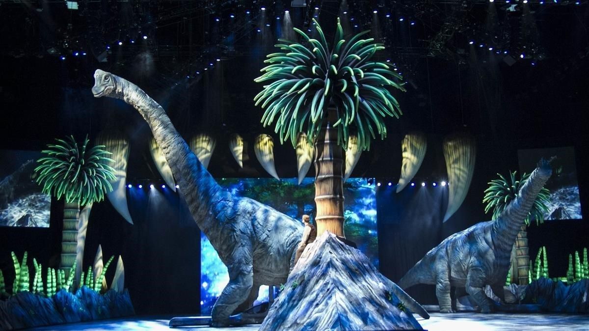 El braquiosaurio es el ejemplar más alto y mide 11 metros. El braquiosaurio es el ejemplar más alto y mide 11 metros.