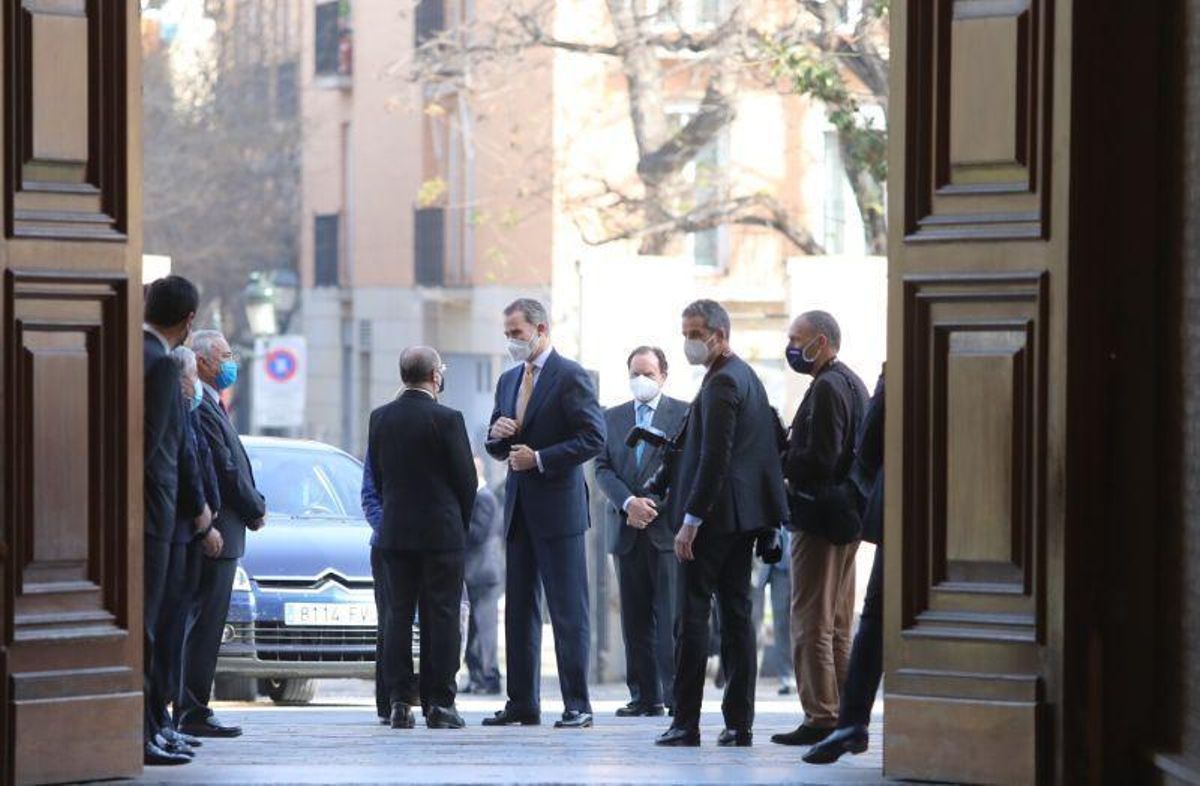 Felipe VI anima a las empresas a redoblar esfuerzos para iniciar la recuperación Felipe VI anima a las empresas a redoblar esfuerzos para iniciar la recuperación