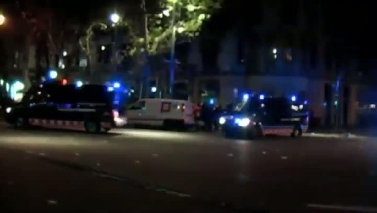 La intervención de los Mossos en Barcelona con uso de lanzaderas antidisturbios en la zona en la que estaba Ester Quintana.