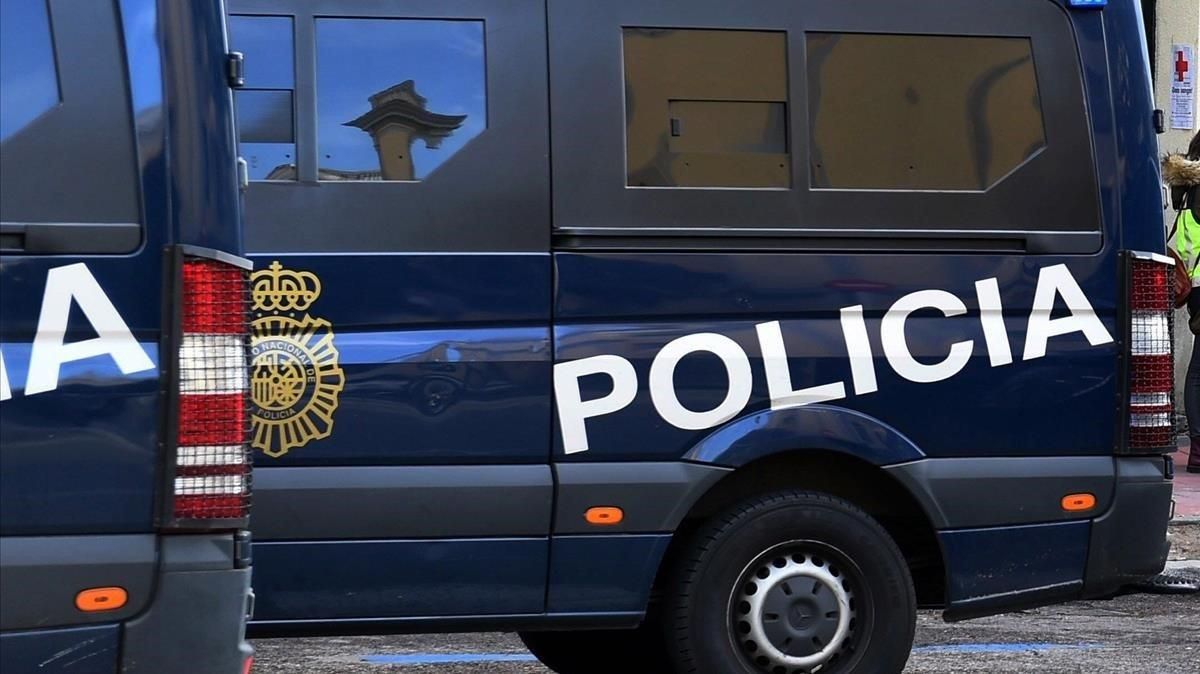Una furgona de la Policía Nacional. Una furgona de la Policía Nacional.