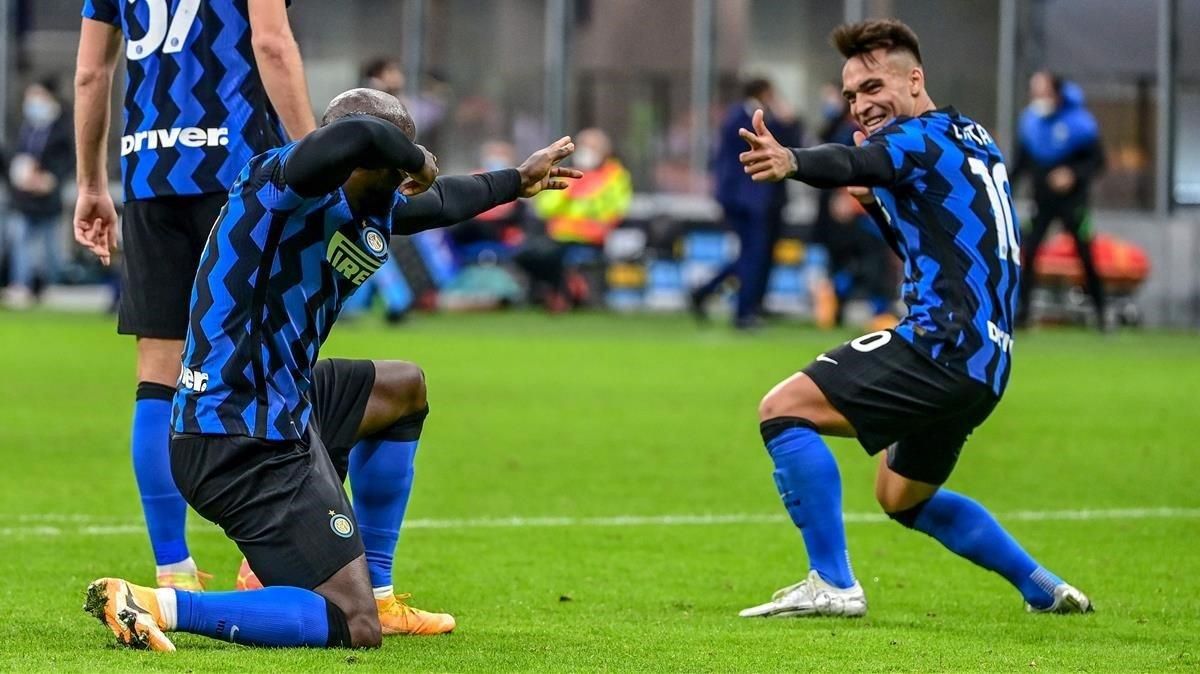 Lukaku y Lautaro celebran uno de los cuatro goles al Torino. Lukaku y Lautaro celebran uno de los cuatro goles al Torino.