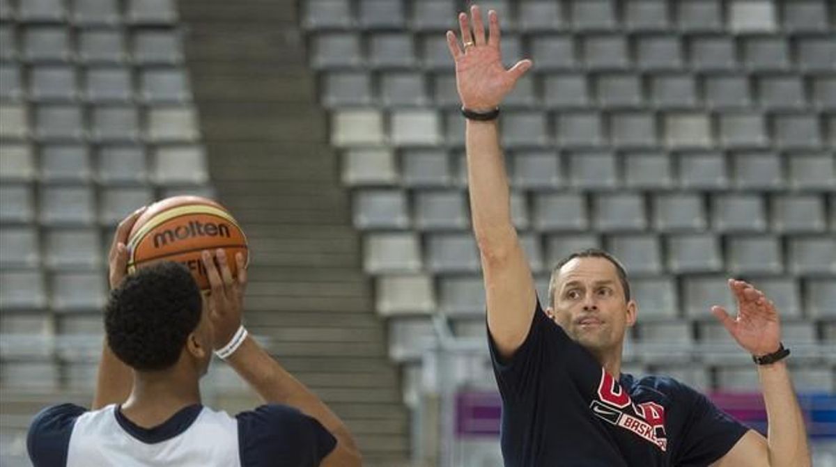 Karnisovas entrena con Davis en el Sant Jordi. Karnisovas entrena con Davis en el Sant Jordi.