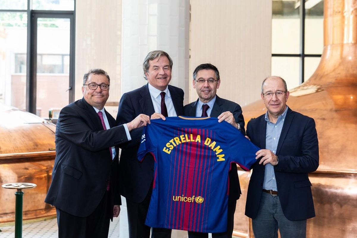 Acuerdo de patrocinio entre Estrella Damm y el FC Barcelona. Acuerdo de patrocinio entre Estrella Damm y el FC Barcelona.