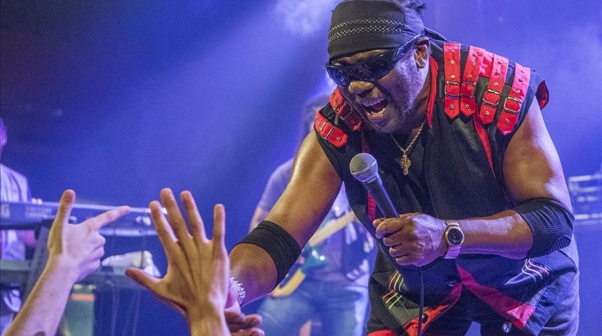Toots Hibbert, al frente de The Maytals, en la barcelonesa sala Apolo en mayo del 2017. Toots Hibbert, al frente de The Maytals, en la barcelonesa sala Apolo en mayo del 2017.