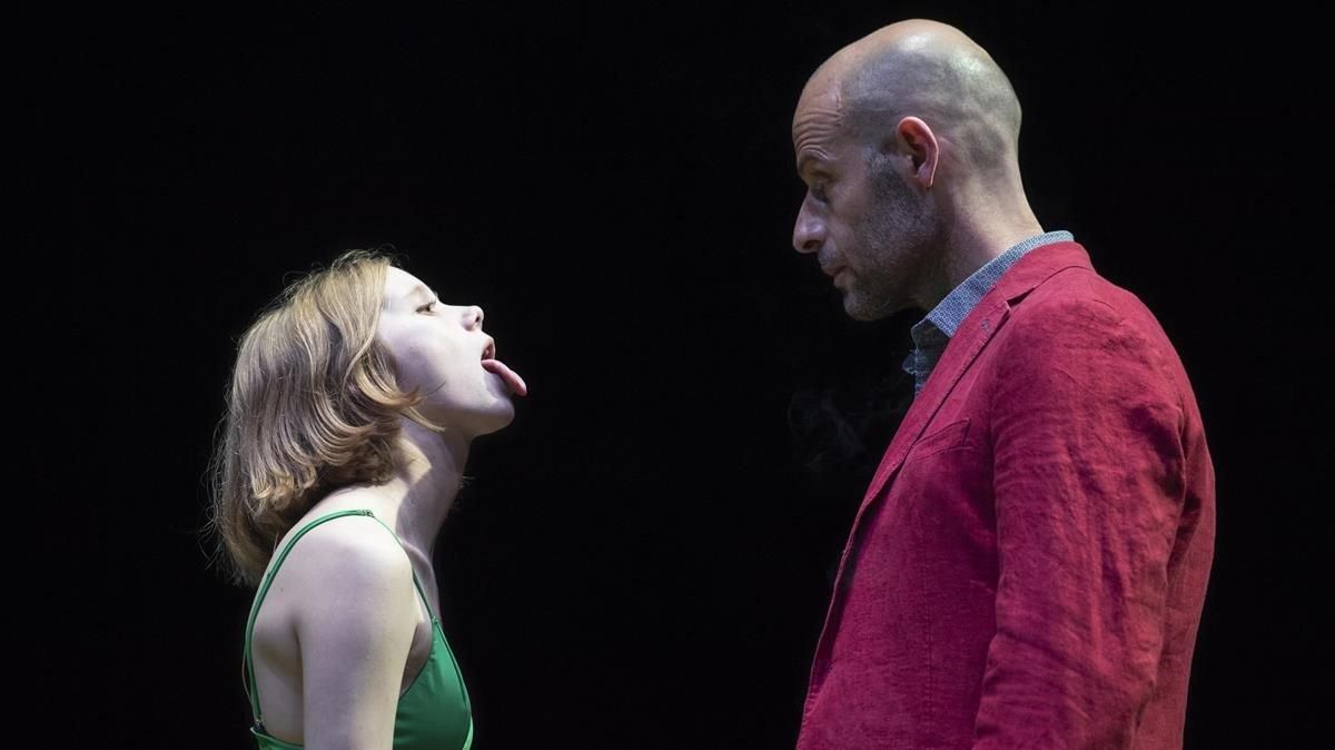 Un momento de la obra ’Temps salvatge’ con Laia Manzanares y Eduard Farelo. Un momento de la obra ’Temps salvatge’ con Laia Manzanares y Eduard Farelo.