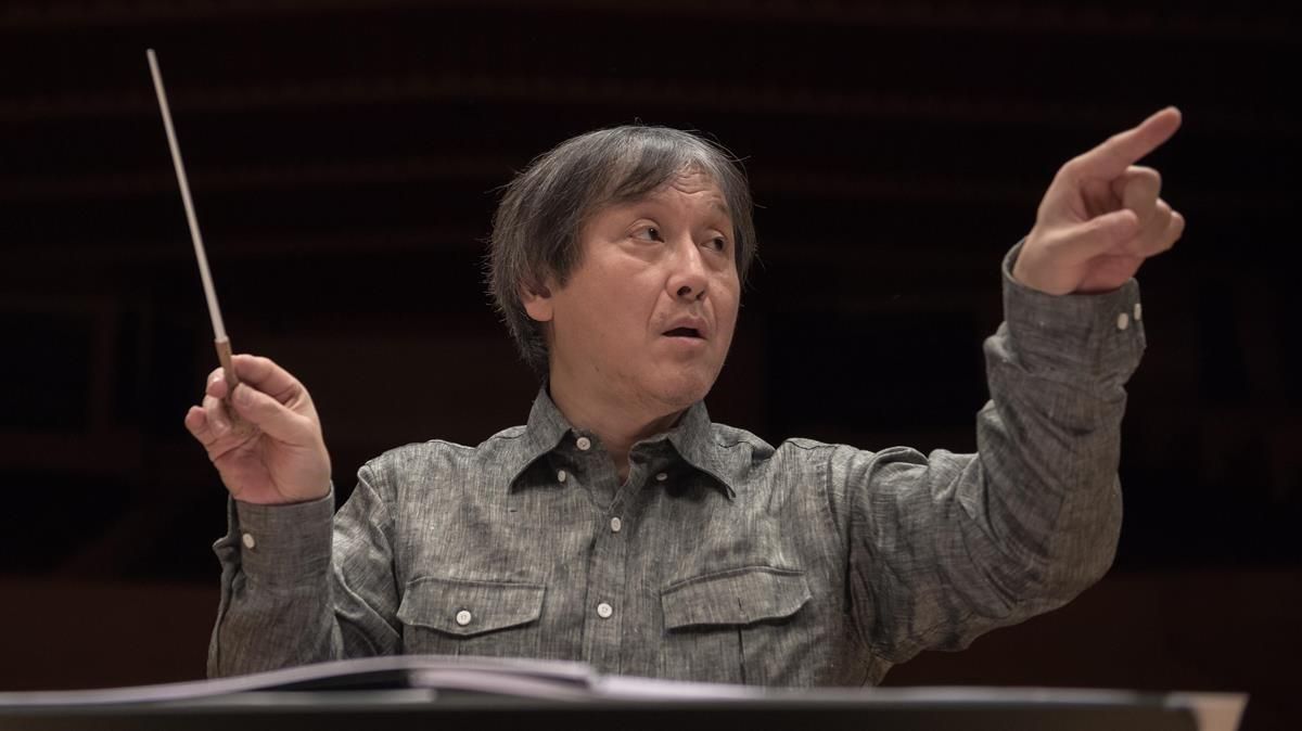Kazusho Ono, durante un ensayo con la OBC. Kazusho Ono, durante un ensayo con la OBC.
