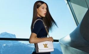 Eileen Gu, en el anuncio de Louis Vuitton.