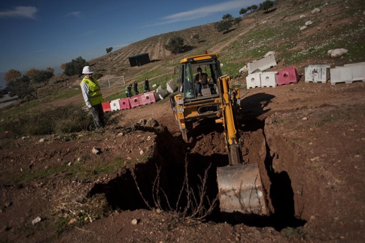 Excavaciones en los alrededores de Alfacar para localizar el cadáver de García Lorca en noviembre del 2014.