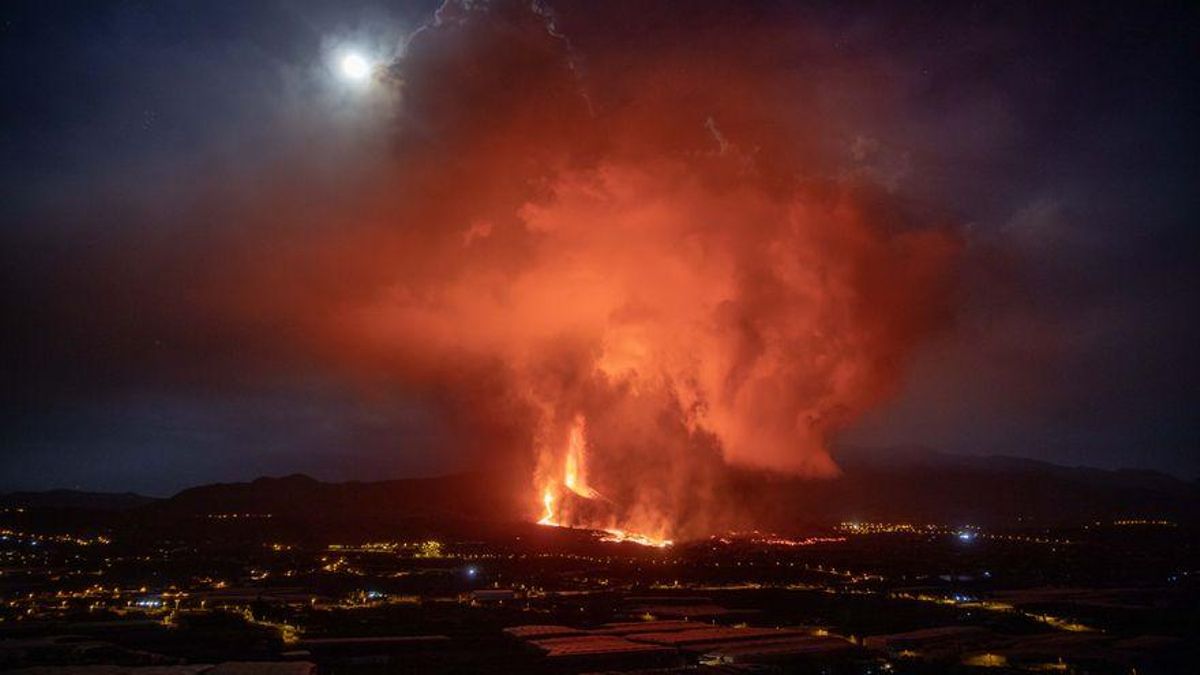 El volcán de Cumbre Vieja, a 25 de septiembre de 2021, en La Palma, Islas Canarias (España) El volcán de Cumbre Vieja, a 25 de septiembre de 2021, en La Palma, Islas Canarias (España)
