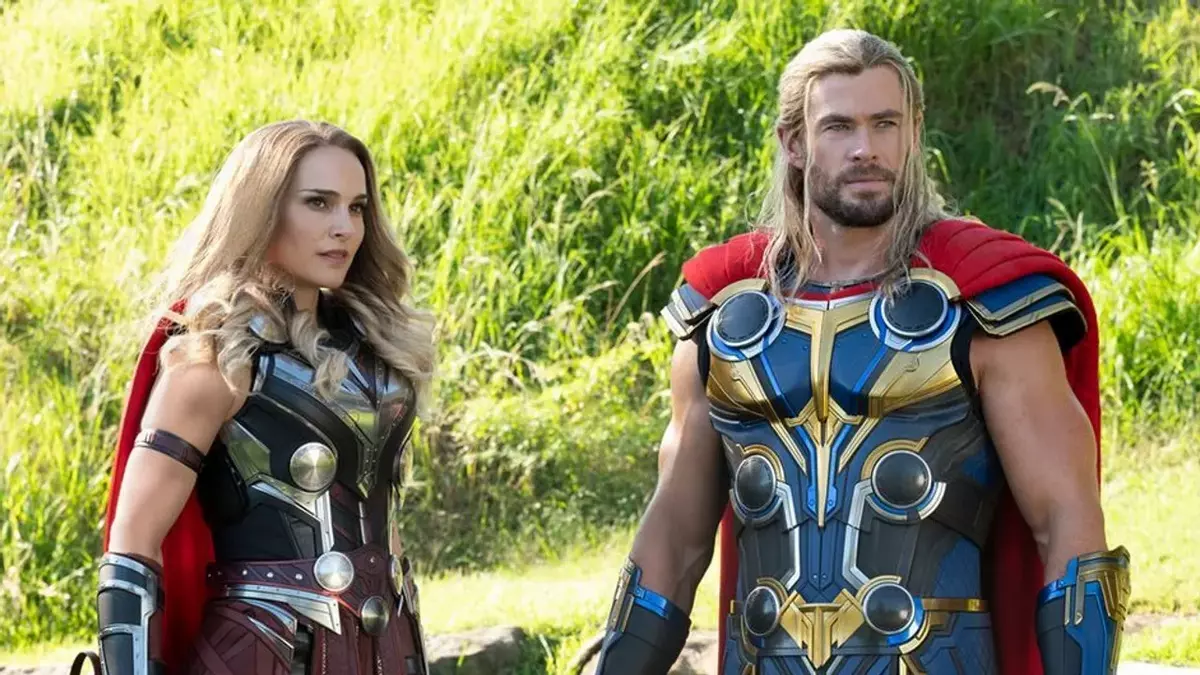 Thor es troba amb el seu ex a Madrid: la jocosa campanya per promocionar la nova pel·lícula de superherois