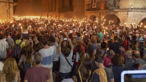 Marcha de antorchas en Girona para conmemorar el 1-O, el pasado martes