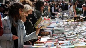 Parada de libros en Barcelona durante el Sant Jordi de 2022.