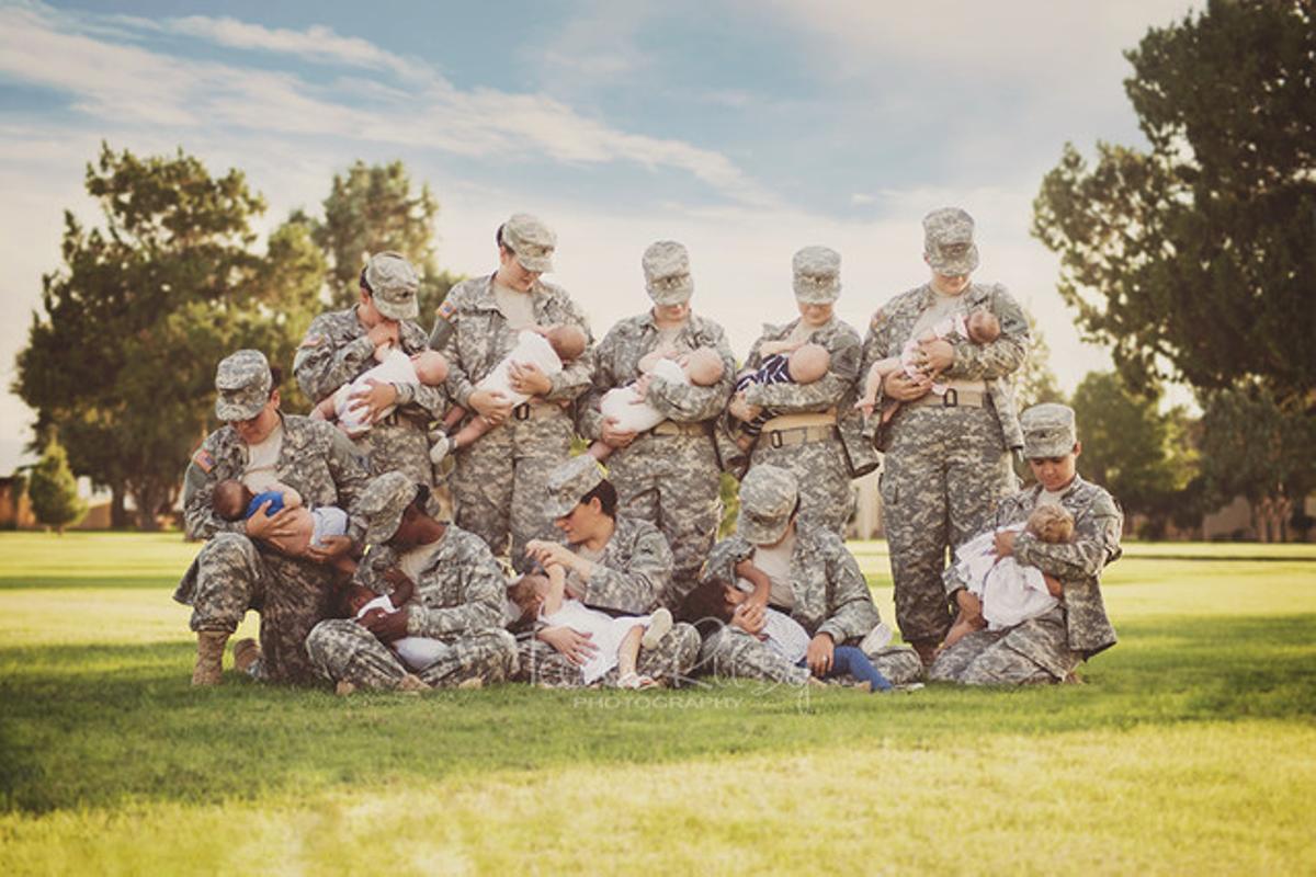 La Fotografia D Unes Soldat Donant El Pit Es Torna Viral