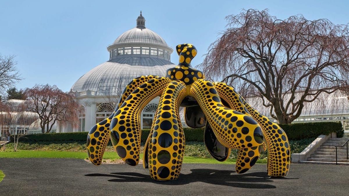 Una de las piezas de Yayoi Kusama reunidas bajo el título ’Cosmic nature’ en el Jardín Botánico del Bronx. Una de las piezas de Yayoi Kusama reunidas bajo el título ’Cosmic nature’ en el Jardín Botánico del Bronx.
