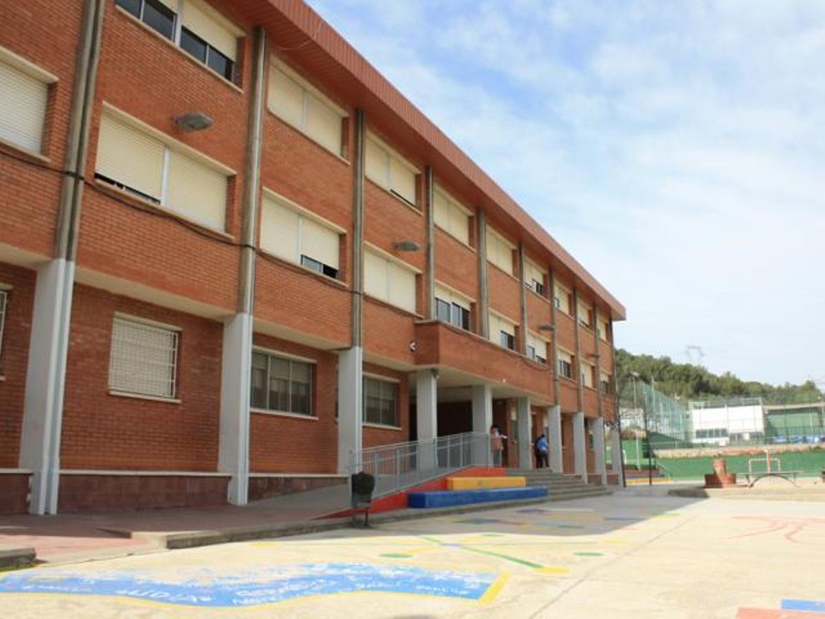 Edificio de la Escuela Germans Amat i Targa de Viladecans Edificio de la Escuela Germans Amat i Targa de Viladecans