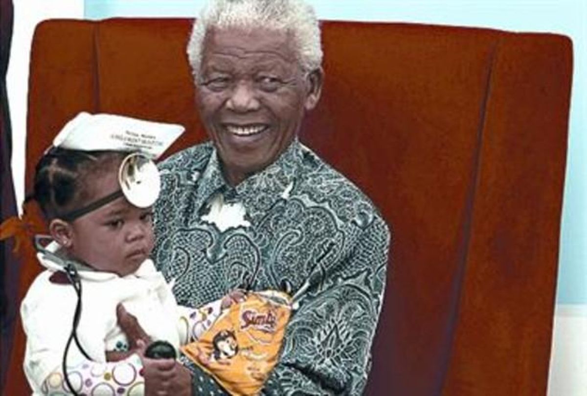 Nelson Mandela inaugura un hospital infantil en Johannesburgo Nelson Mandela inaugura un hospital infantil en Johannesburgo