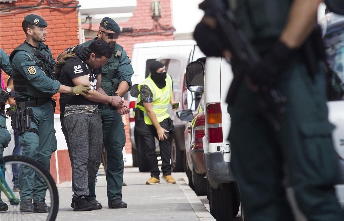 El 22 de septiembre de 2017, agentes de la Guardia Civil detuvieron al joven marroquí Said Ben Iazza, por su supuesta relación con la célula yihadista de los atentados de Barcelona y Cambrils. El 22 de septiembre de 2017, agentes de la Guardia Civil detuvieron al joven marroquí Said Ben Iazza, por su supuesta relación con la célula yihadista de los atentados de Barcelona y Cambrils.