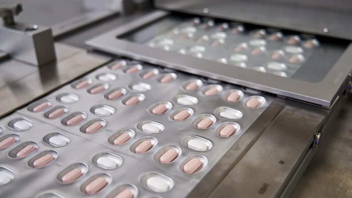 Les pastilles contra la covid auguren un gir de guió en la pandèmia