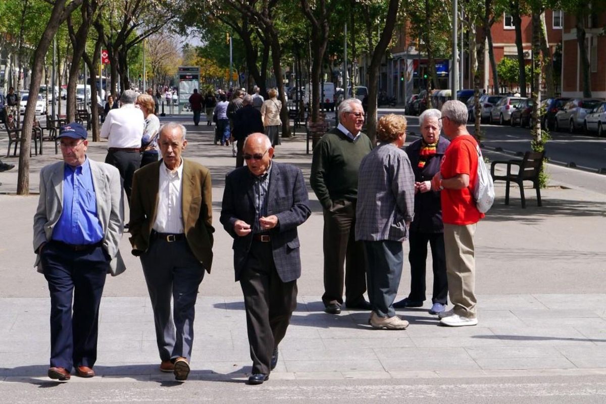 La esperanza de vida es de 80,8 años en los hombres y de 86,6 años con respecto a las mujeres. La esperanza de vida es de 80,8 años en los hombres y de 86,6 años con respecto a las mujeres.