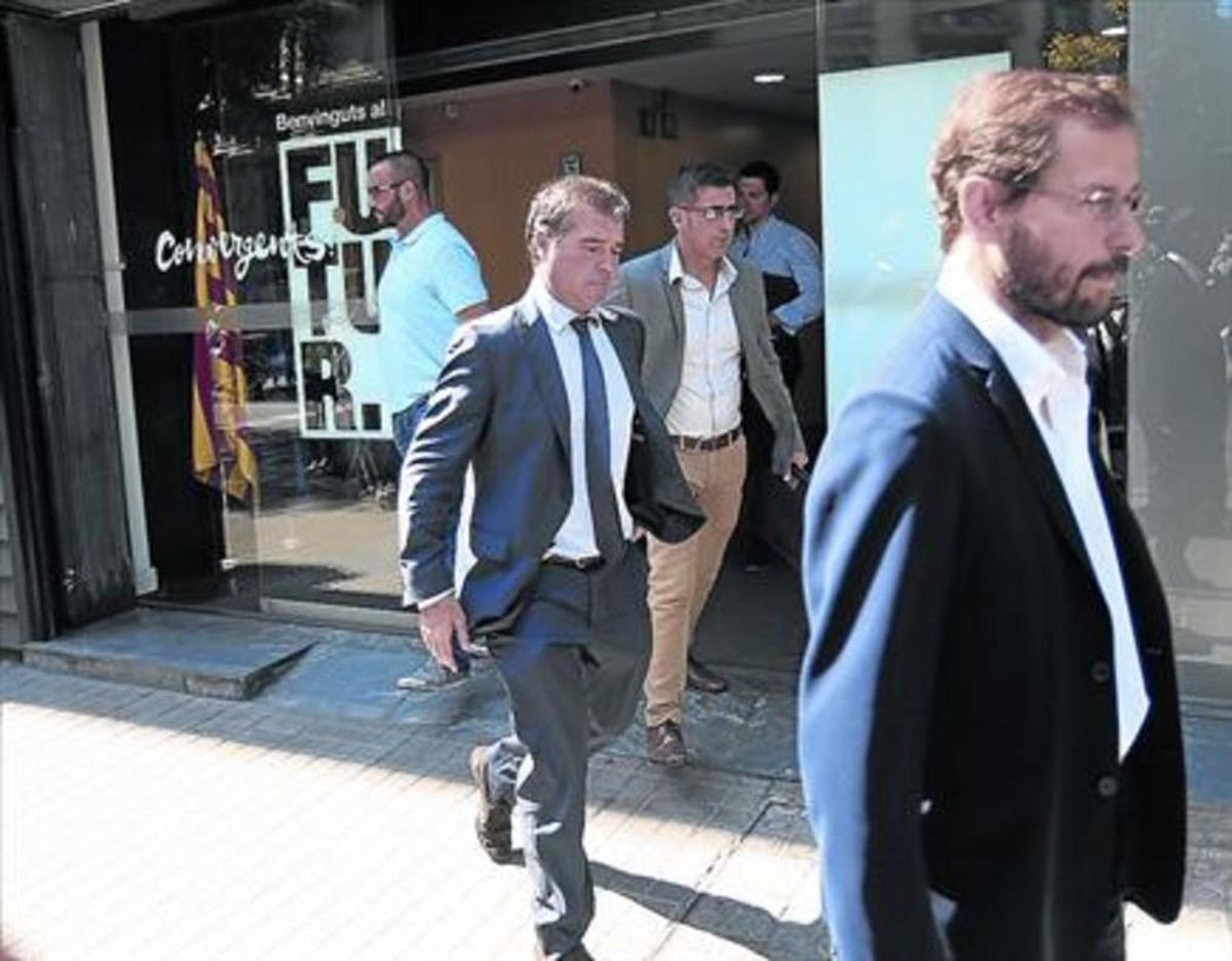 Los fiscales Fernando Bermejo (izquierda) y José Grinda salen de la sede de CDC, en agosto del 2015. Los fiscales Fernando Bermejo (izquierda) y José Grinda salen de la sede de CDC, en agosto del 2015.