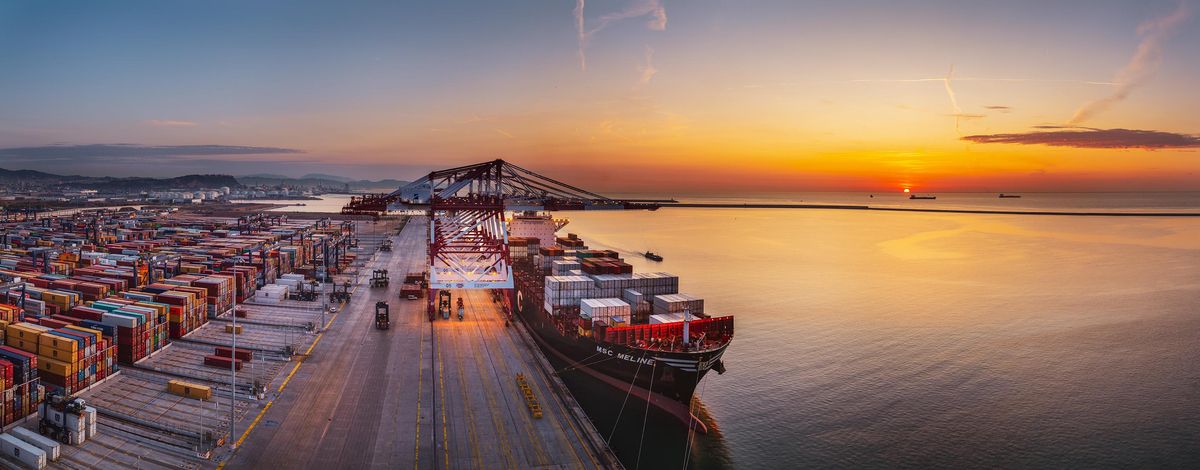 Terminal Best de Hutchison en el Port de Barcelona, en julio de 2022. Terminal Best de Hutchison en el Port de Barcelona, en julio de 2022.