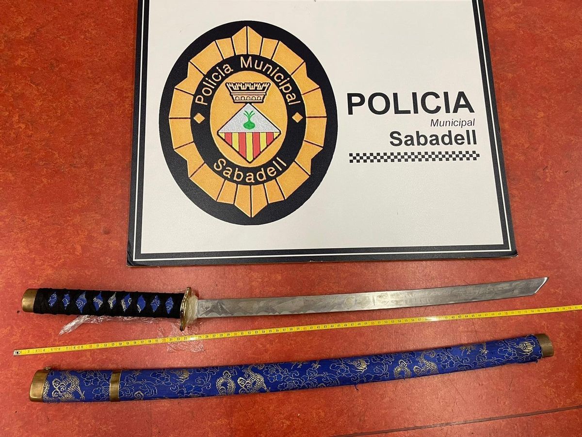Detingut un home que amenaçava gent de Sabadell amb una catana Detingut un home que amenaçava gent de Sabadell amb una catana