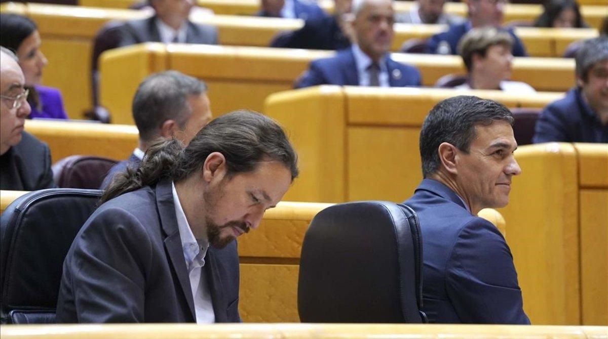 Pablo Iglesias y Pedro Sánchez, el pasado martes en el Senado. Pablo Iglesias y Pedro Sánchez, el pasado martes en el Senado.