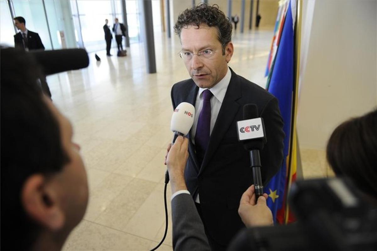 El presidente del Eurogrupo, Jeroen Dijsselbloem, responde a las preguntas de los periodistas. El presidente del Eurogrupo, Jeroen Dijsselbloem, responde a las preguntas de los periodistas.