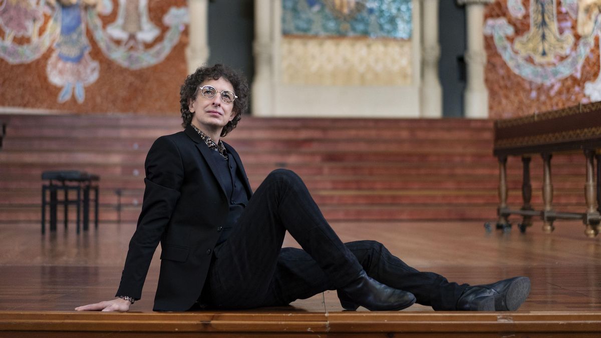 Eduard Iniesta en el Palau de la Música. Eduard Iniesta en el Palau de la Música.