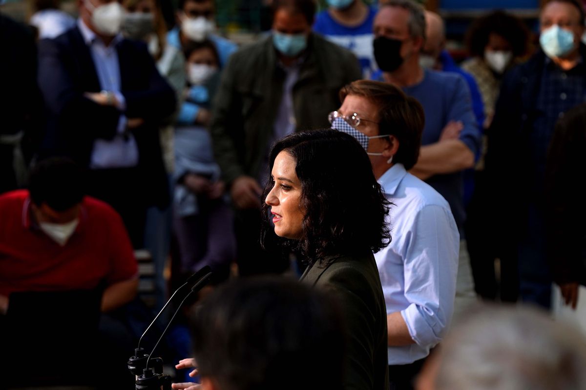 Isabel Diaz Ayuso junto con el Alcalde de Madrid Jose Luis Martinez-Almeida durante un acto de precampaña esta tarde en Madrid. Isabel Diaz Ayuso junto con el Alcalde de Madrid Jose Luis Martinez-Almeida durante un acto de precampaña esta tarde en Madrid.