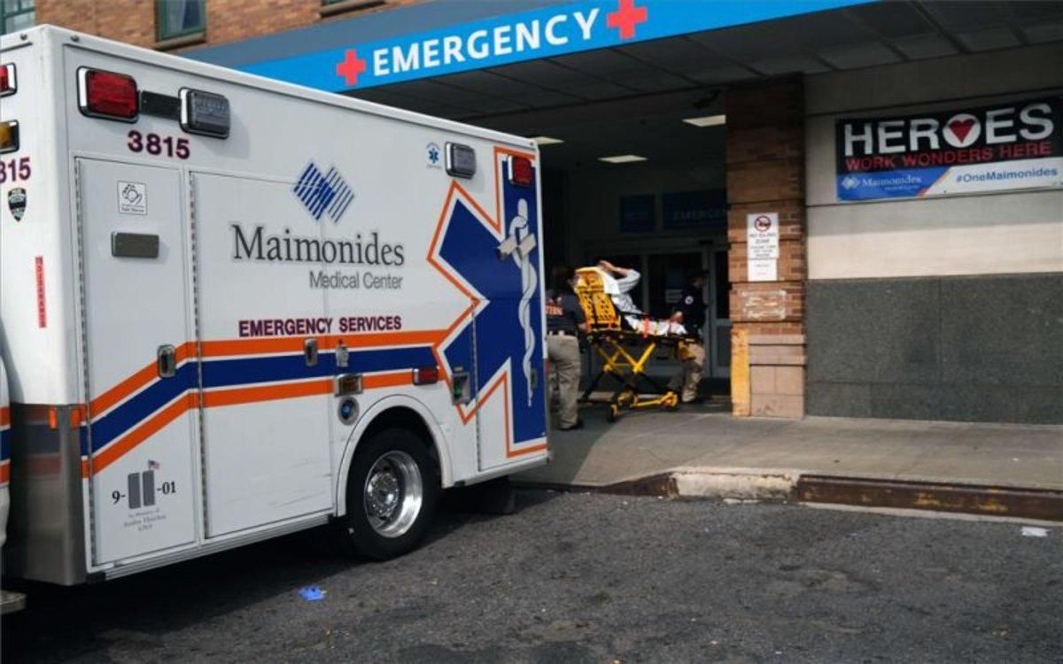 Un hospital de Nueva York, en los EEUU, atiende pacientes por COVID-19. Un hospital de Nueva York, en los EEUU, atiende pacientes por COVID-19.