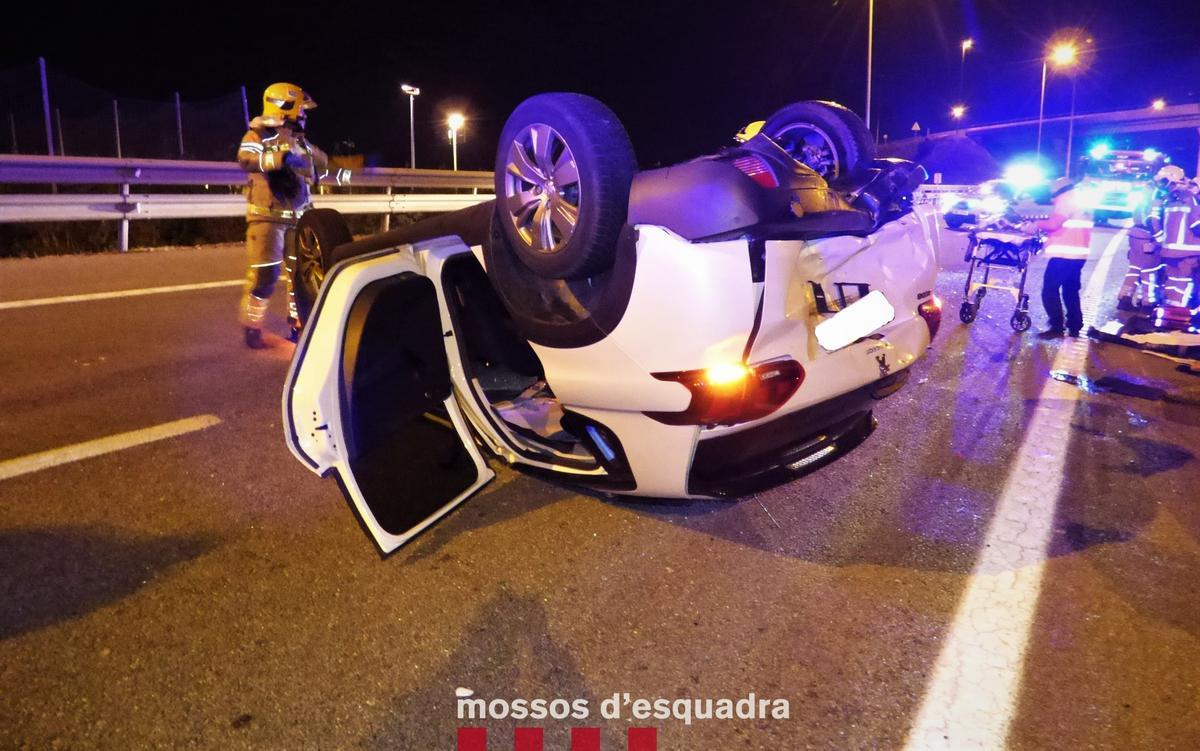 Els Mossos detenen un conductor que va fugir d’un accident amb un ferit crític a Viladecans